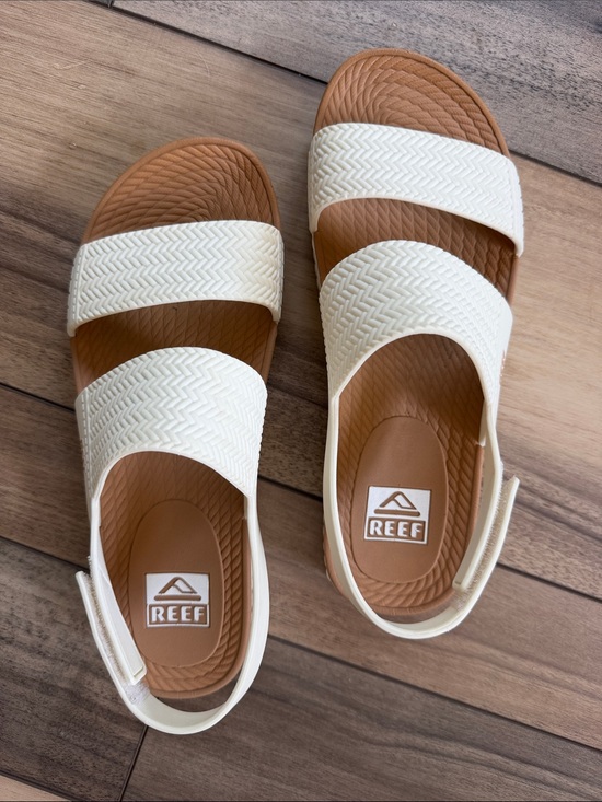 Reef Shoes - Reef Women’s Water Vista Sandals in White/Tan